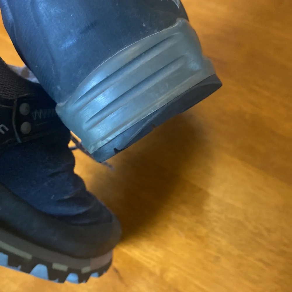 Salewa Mountain Trainer GTX 8.5 GUC Premium Navy Subtle Green Goretex